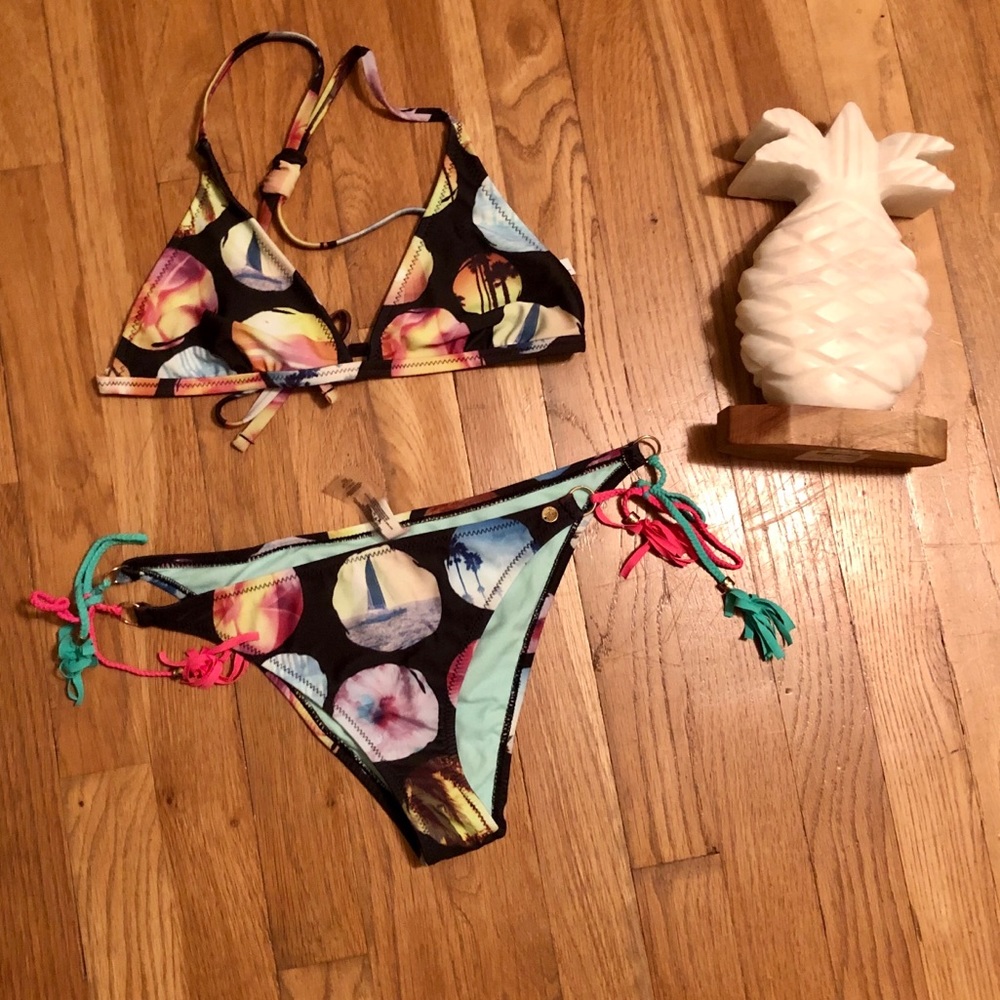 Raisins Bikini
